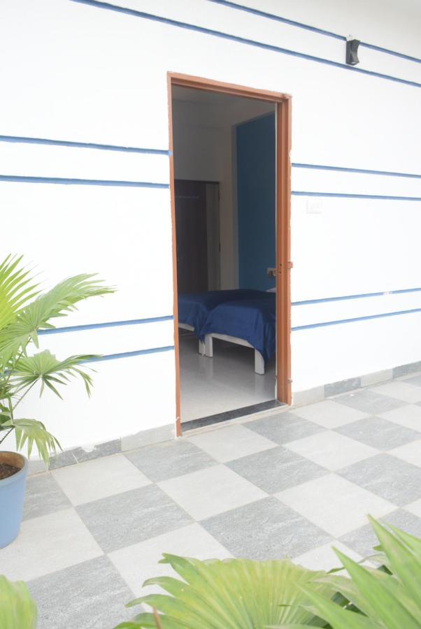 The Autumn Leaves Bhopal Bed & Breakfast ภายนอก รูปภาพ