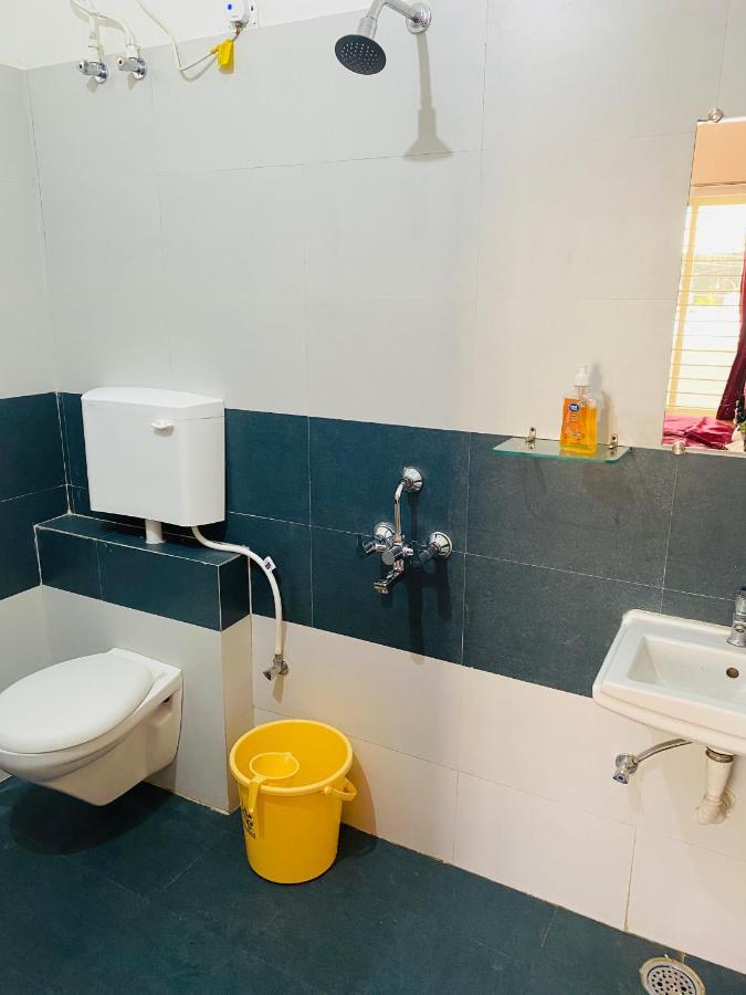 The Autumn Leaves Bhopal Bed & Breakfast ภายนอก รูปภาพ